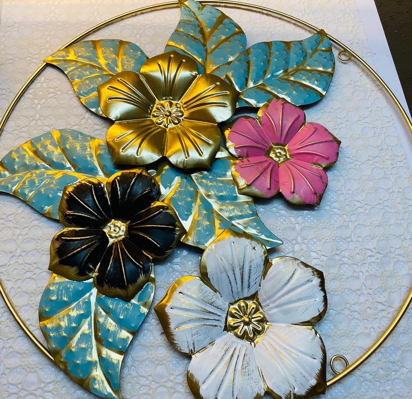 Metal Round Flower Motif for Wall Decoration
