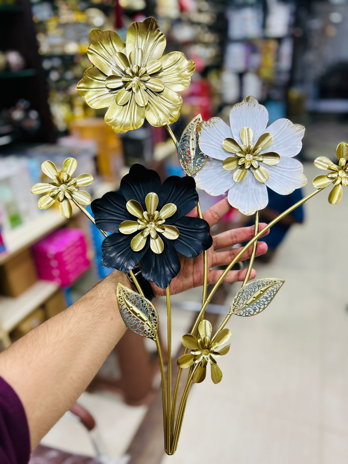 20 Inches Metal Flower Wall Motif