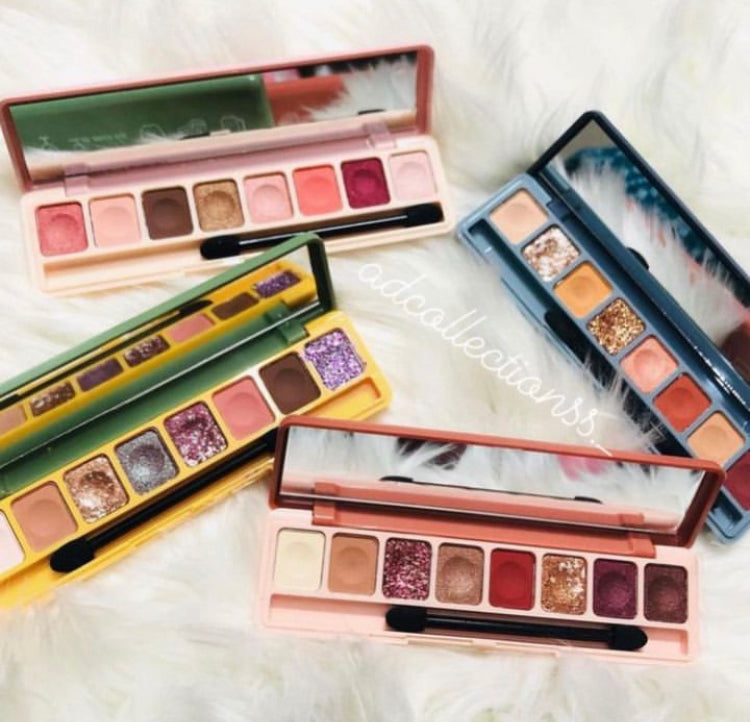 8 Colours Highly Pigmented Portable Eyeshadow Palette