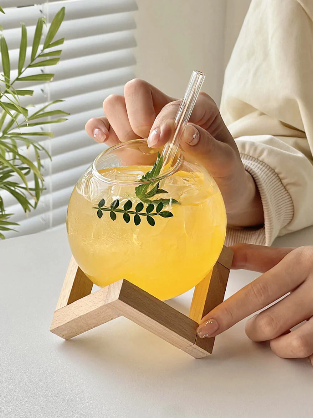 Round Coffee Glass with Wooden Stand