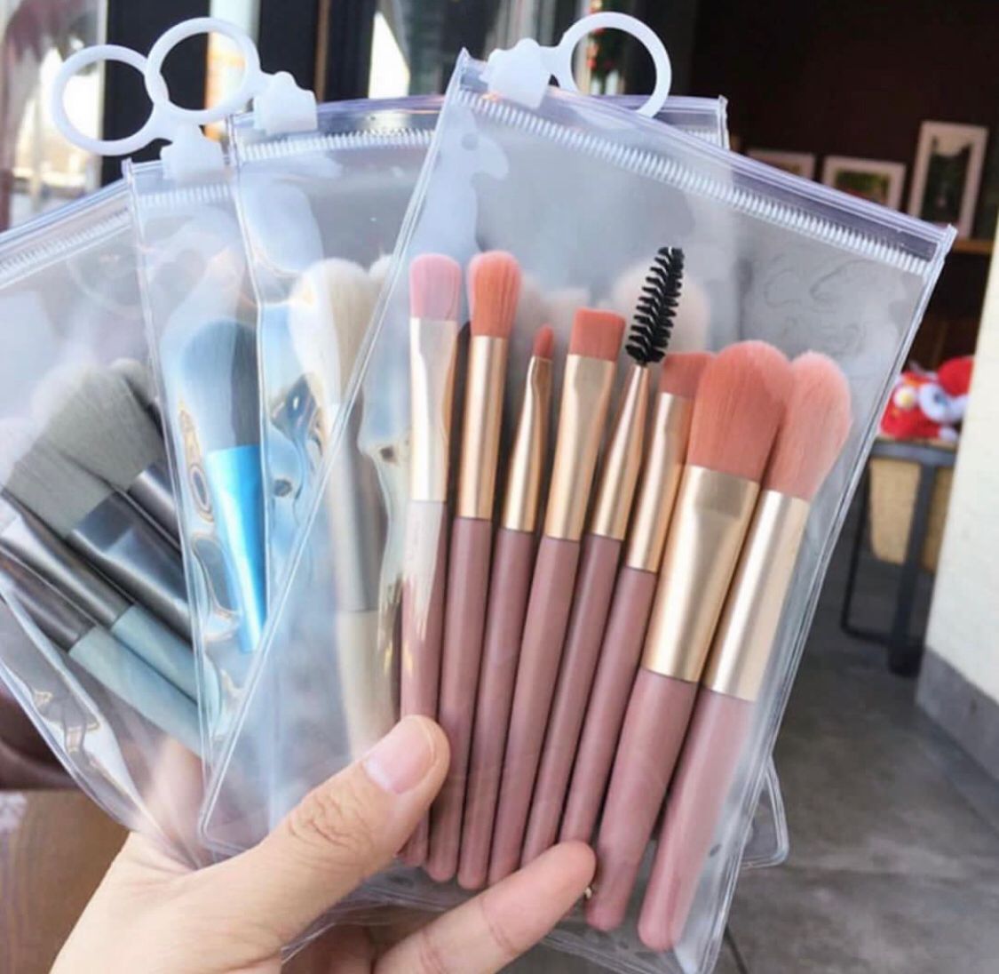 8 Pcs Portable Makeup Cosmetics Brushes with Pouch