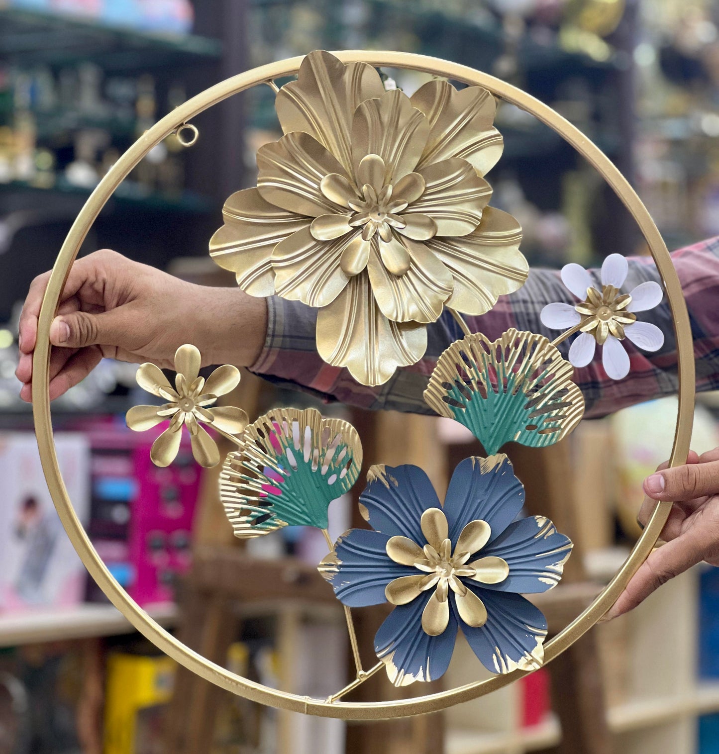 Metal Flower Wall Motif for Home Decor